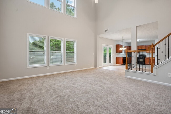 Building Photo - 2040 Village Green Dr