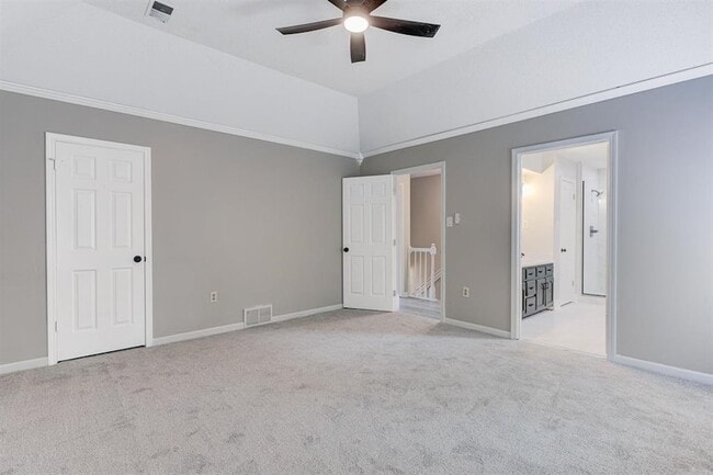 Building Photo - 7801 Autumn Creek Dr