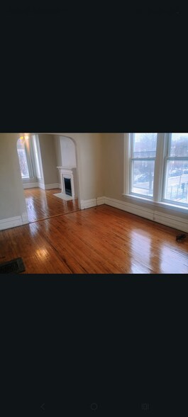 Living Room - 2818 W Wilcox St