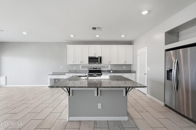 Building Photo - 1692 W Aztec Dr