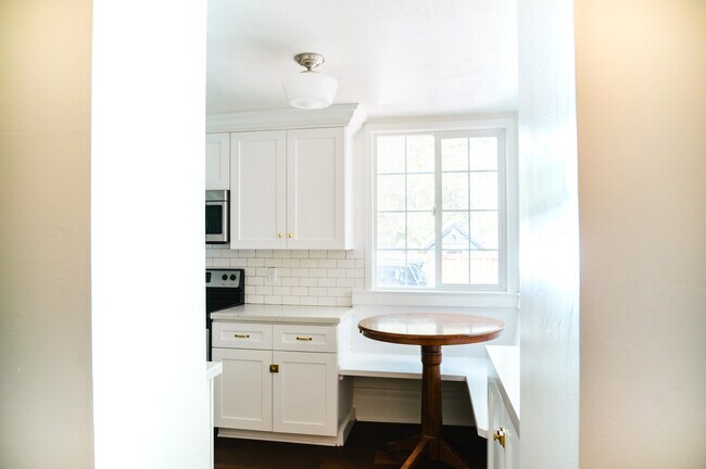 Building Photo - 145 E 300 S