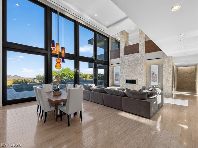 Building Photo - 98 Sun Glow Ln