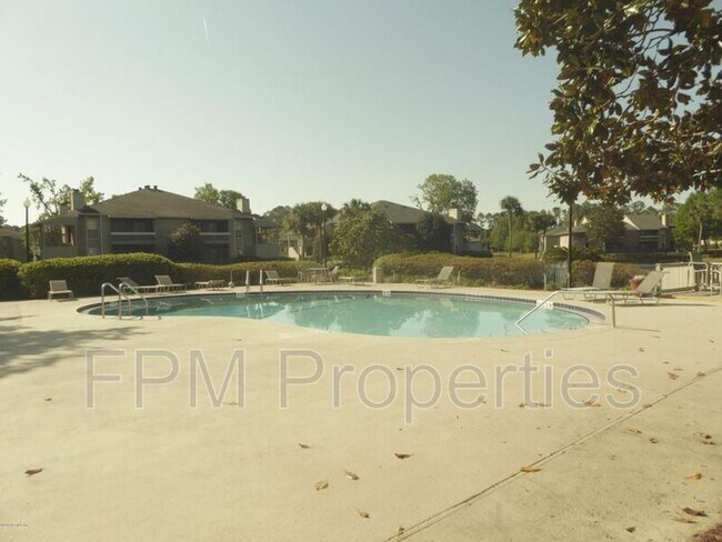 Building Photo - 10200 Belle Rive Blvd