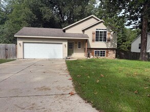 Building Photo - 122 Summit Dr