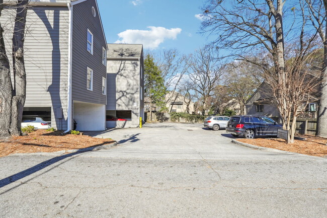 resident parking - 2071 Defoors Ferry Rd NW