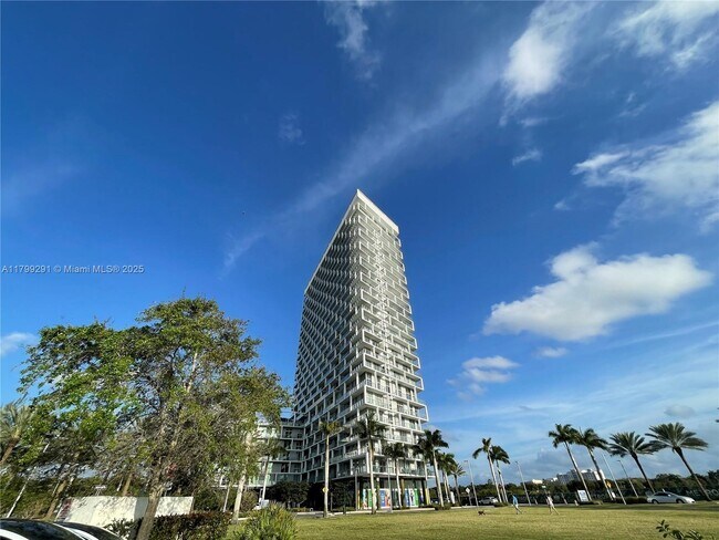 Building Photo - 2000 Metropica Wy