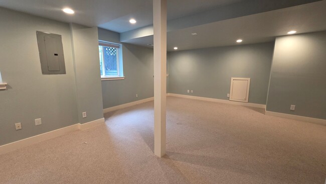 Building Photo - 5977 Scotswood Ct