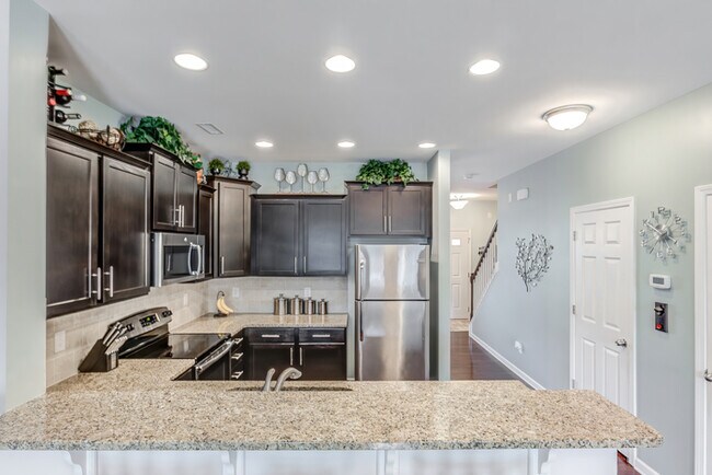 Building Photo - Townhome for rent