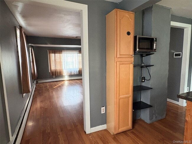 Building Photo - 10 Glenwood Ave