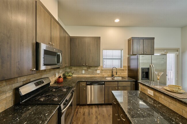 Building Photo - 2422 Navigation Blvd