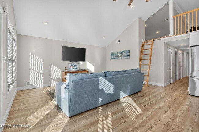 Building Photo - 3255 Goa Way