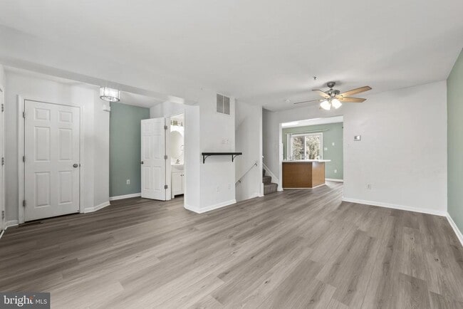 Building Photo - 703 Horse Chestnut Ct