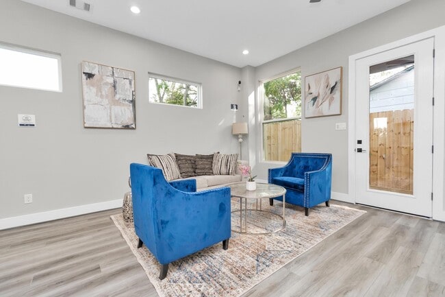 Building Photo - 11 Wellford St