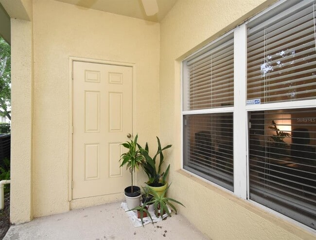 Building Photo - 1815 Sunset Palm Dr