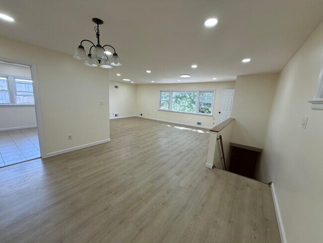 Building Photo - 588 Avenue A