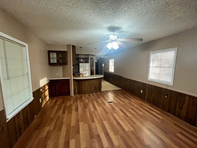 Building Photo - 714 Cranbrook Dr