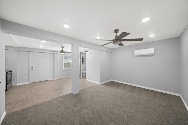 Building Photo - 3802 Bayshore Dr