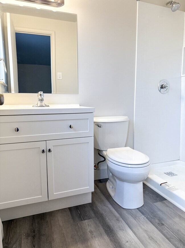 Primary Bathroom - Point South