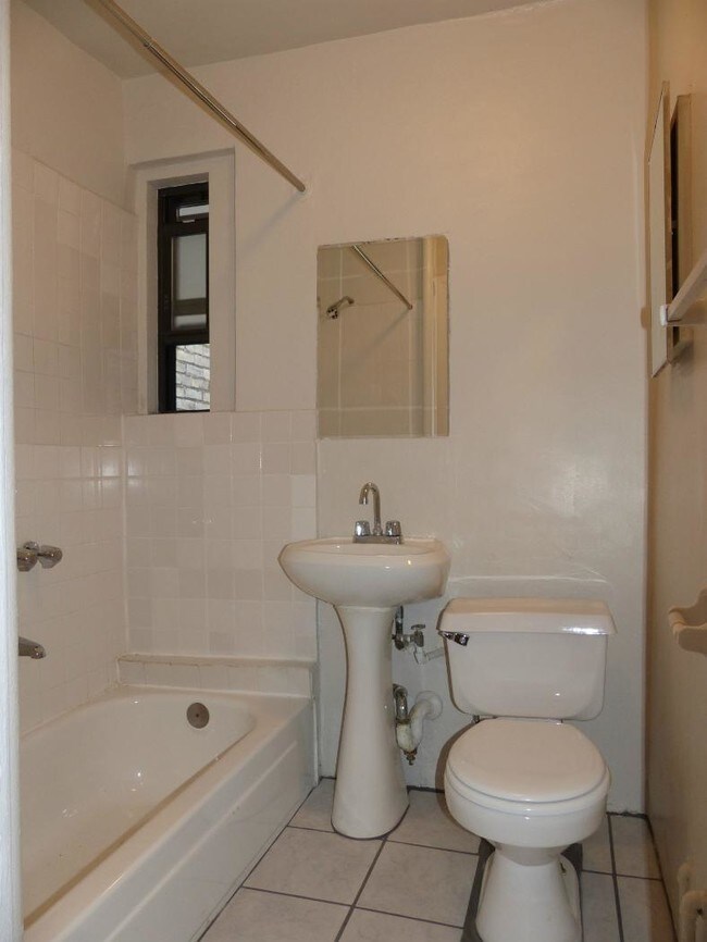 Building Photo - 69 W 106th St