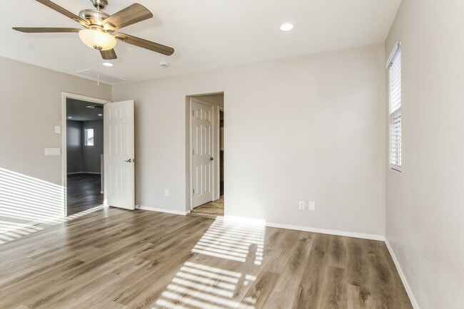 Building Photo - 16417 W Latham St