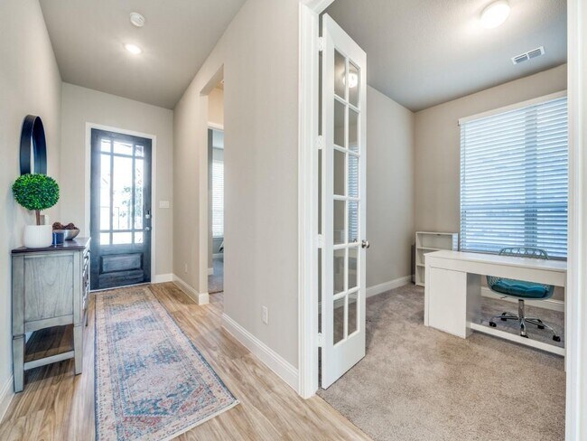 Building Photo - 1913 Renwick Dr