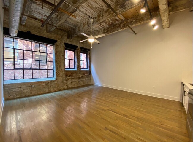 Interior Photo - Lofts At Abrams Fixtures