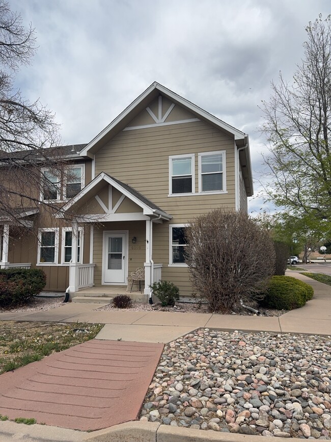 Building Photo - 5198 Dovetail Ln