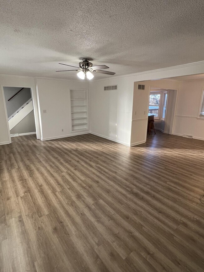 Building Photo - 503 Aspen Way