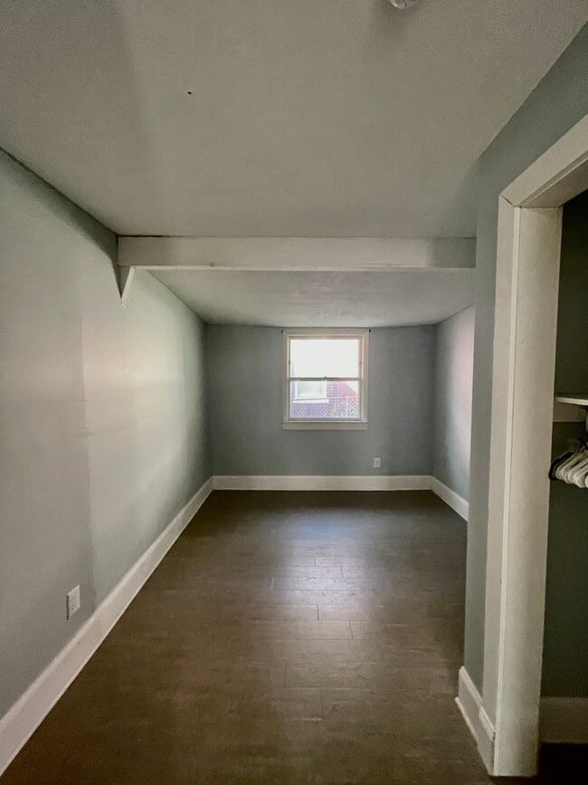 Building Photo - Beautiful Renovated 3 Bed 2 Bath Close to Downtown and UK