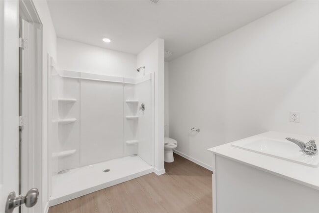 Building Photo - 207 Forest W St