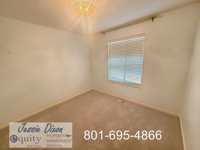 Building Photo - 1989 N 2700 W