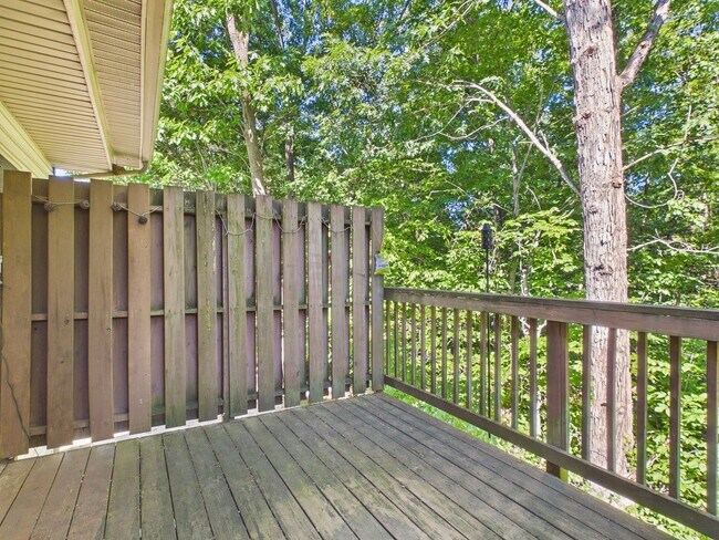 Building Photo - 413 Waverly Woods Dr