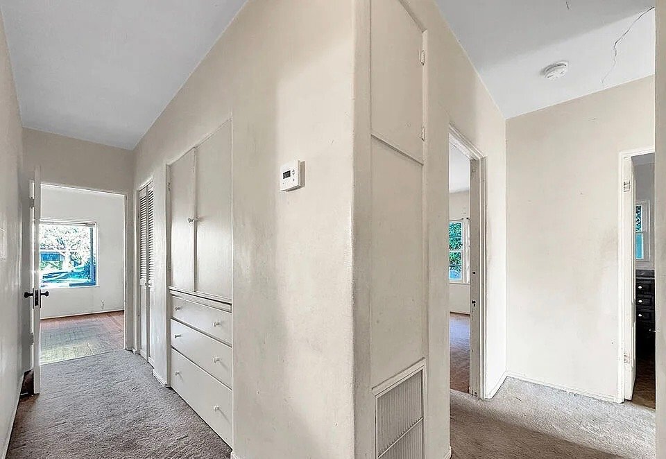 Building Photo - 844 25th St