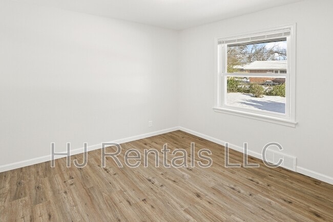 Building Photo - 9632 Cutler Dr