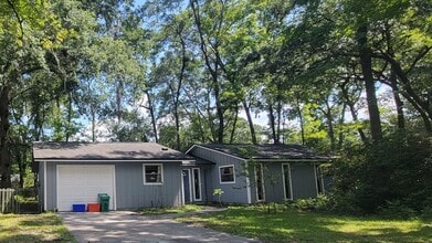 Building Photo - 3/2 Home in Vastavia Subdivision