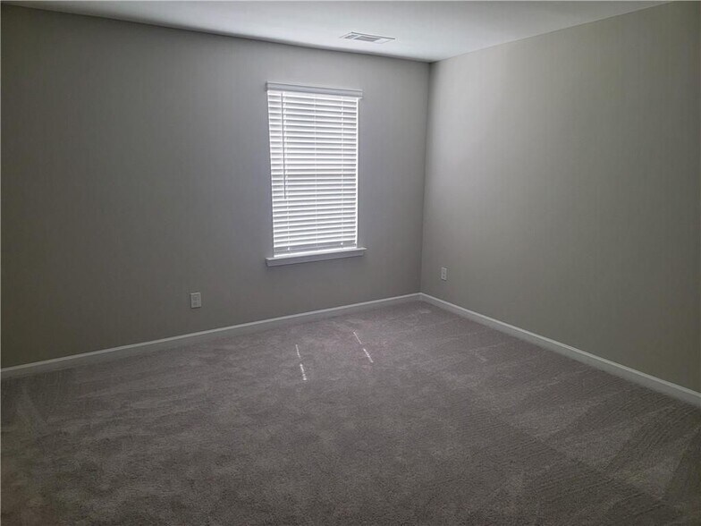 Building Photo - 4217 Waxwing St