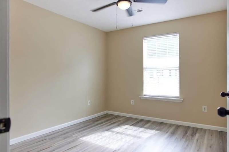 Building Photo - 111 Lora Ln