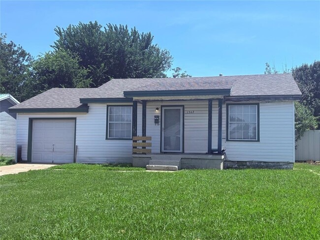 Primary Photo - 1342 South Dr
