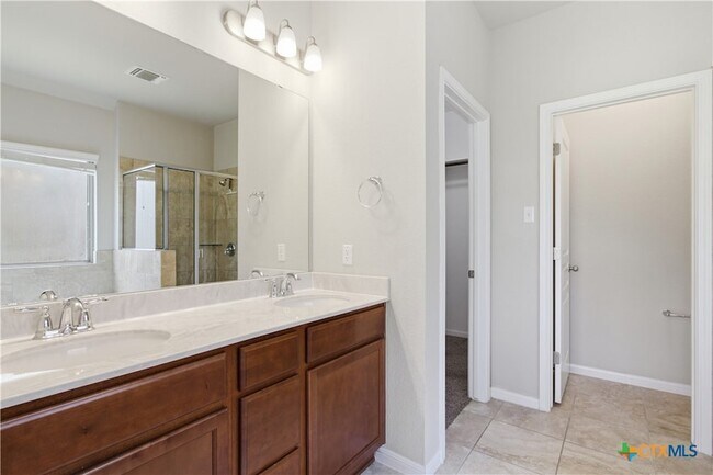 Building Photo - 5716 Blackstone Dr