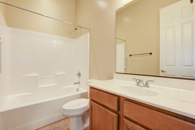 Building Photo - 3 bedroom, 2 bathroom home for Rent in Gra...