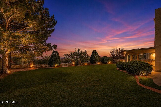 Building Photo - 825 Dulce Tierra Dr