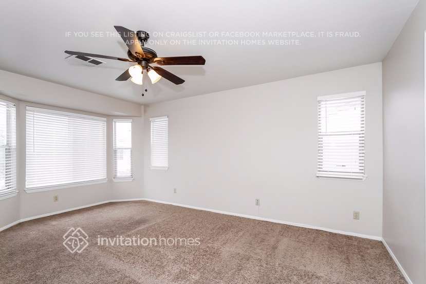 Building Photo - 7312 Queen Palm Dr