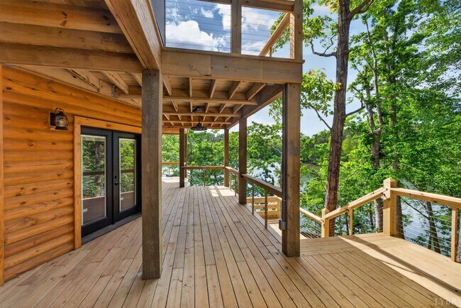 Building Photo - 308 Acres Ct