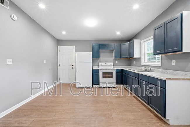 Building Photo - 2800 Grand Ave SW