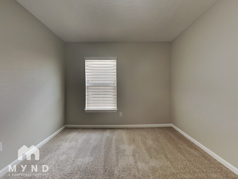 Building Photo - 983 Oak Lynn Dr
