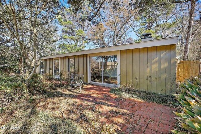 Building Photo - 4750 Old Canton Rd