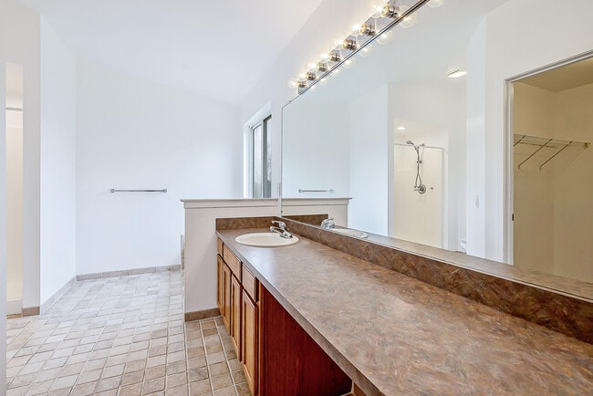 Building Photo - 1563 Scio Ridge Rd