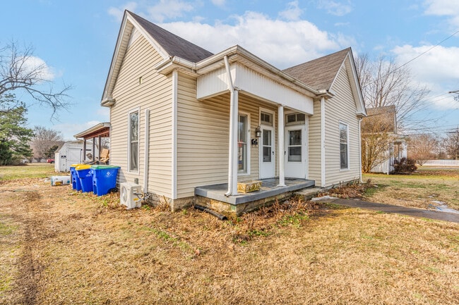 Building Photo - 319 Montague St