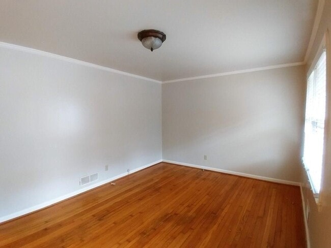 Building Photo - 1275 Pine Valley Ct