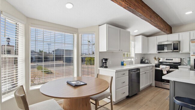 Building Photo - 2929 N 55th Pl